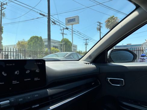 Used 2025 Kia K4 FWD image 36
