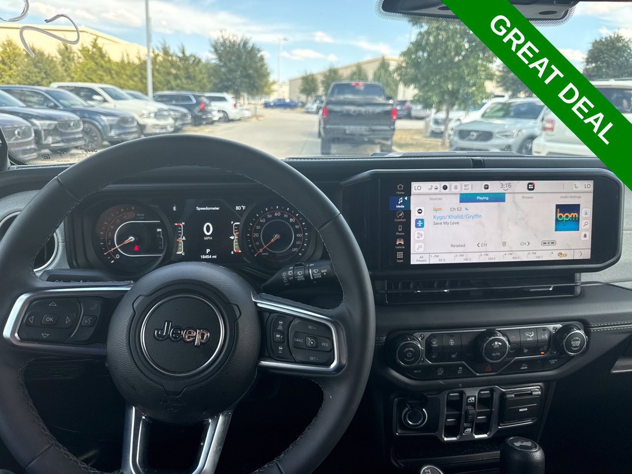 Used 2026 Jeep Wrangler Unlimited Sahara AWD/4WD image 17