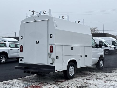 New 2026 Ford E-350 and Econoline 350 Super Duty image 3