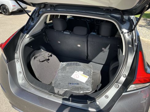 Certified 2025 Nissan Leaf S image 31