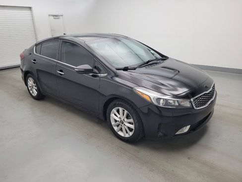 Used 2017 Kia Forte S w/ S Premium Package FWD image 11