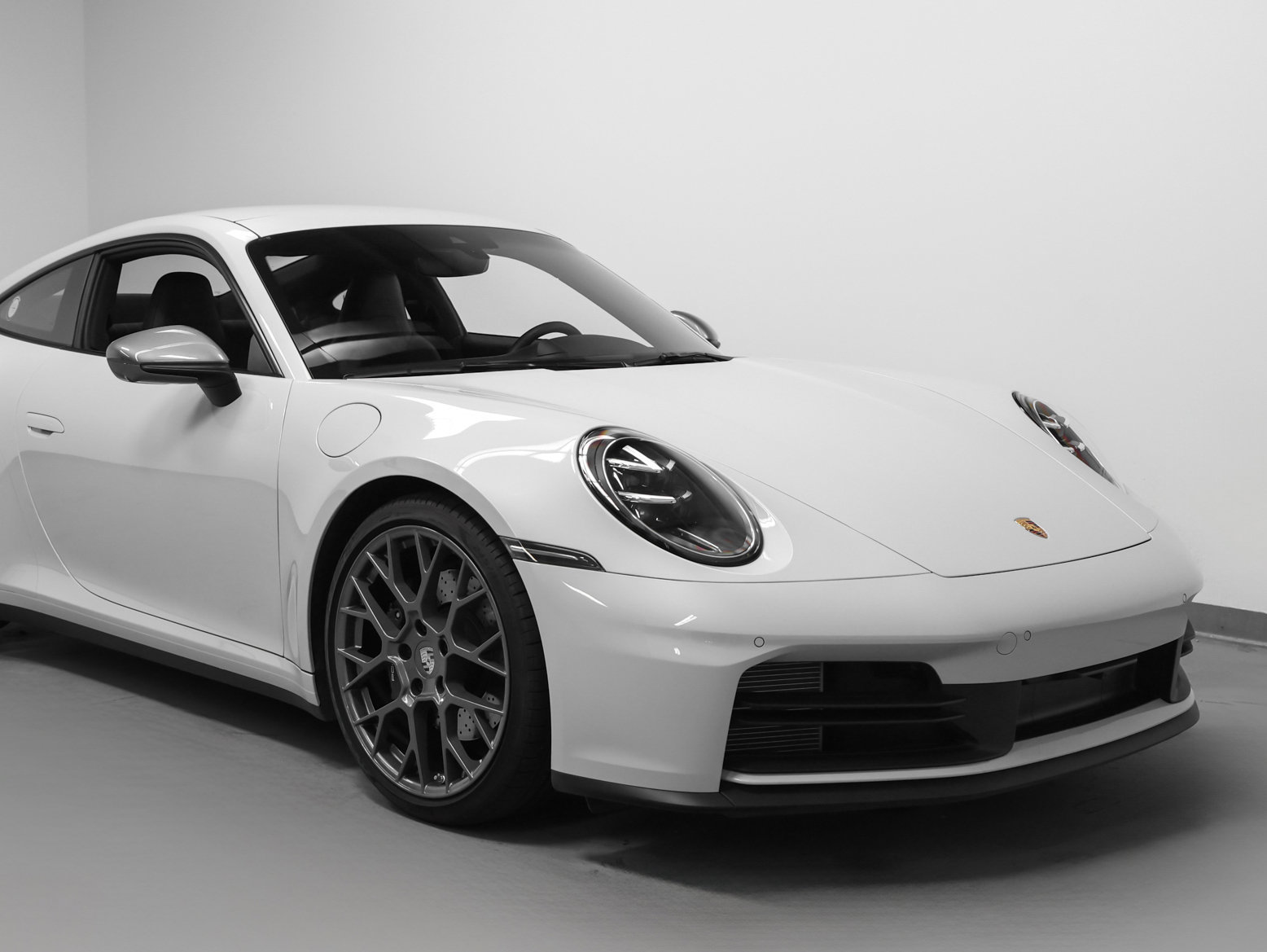 Certified 2025 Porsche 911 Carrera T RWD image 9