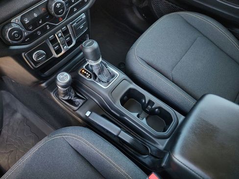 Used 2024 Jeep Gladiator Sport AWD/4WD image 21