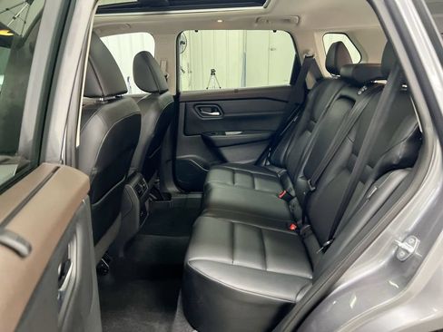 Used 2022 Nissan Rogue SV w/ SV Premium Package FWD image 23