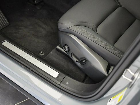 New 2026 Volvo XC60 B5 Plus w/ Climate Package PRO image 24