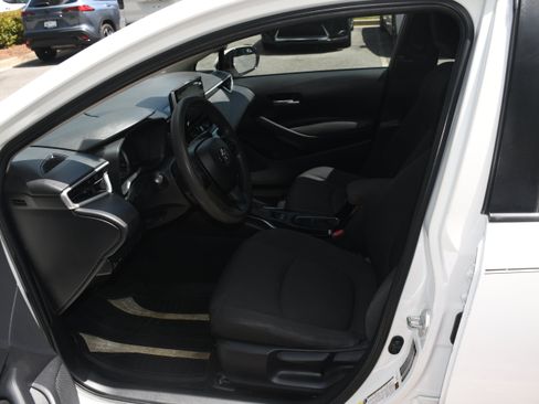 Used 2020 Toyota Corolla LE FWD image 7