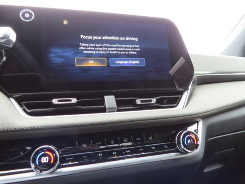 New 2026 Chevrolet Equinox LT w/ Convenience Package II image 24