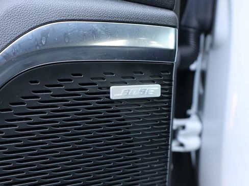 Used 2025 GMC Acadia Elevation FWD image 11