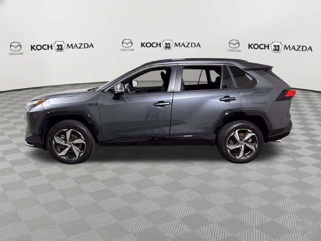 Used 2022 Toyota RAV4 SE w/ Weather & Moonroof Package AWD/4WD image 4