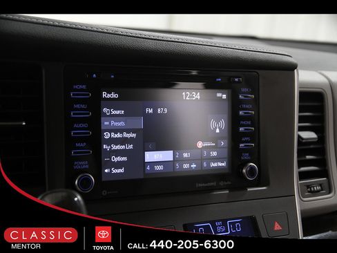Used 2018 Toyota Sienna XLE Premium AWD/4WD image 11