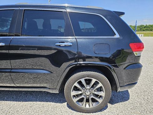 Used 2017 Jeep Grand Cherokee Overland AWD/4WD image 6