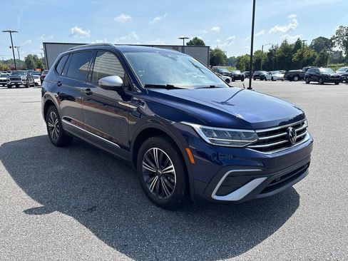 Used 2024 Volkswagen Tiguan Wolfsburg Edition FWD image 10