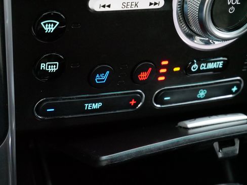 Used 2016 Ford Explorer Limited image 27