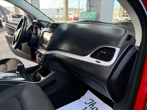 Used 2017 Dodge Journey SXT image 21