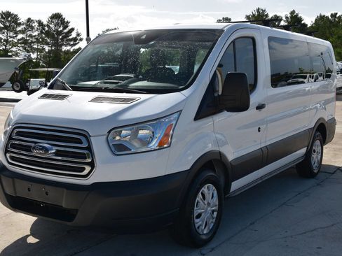 Used 2016 Ford Transit 150 XLT image 3
