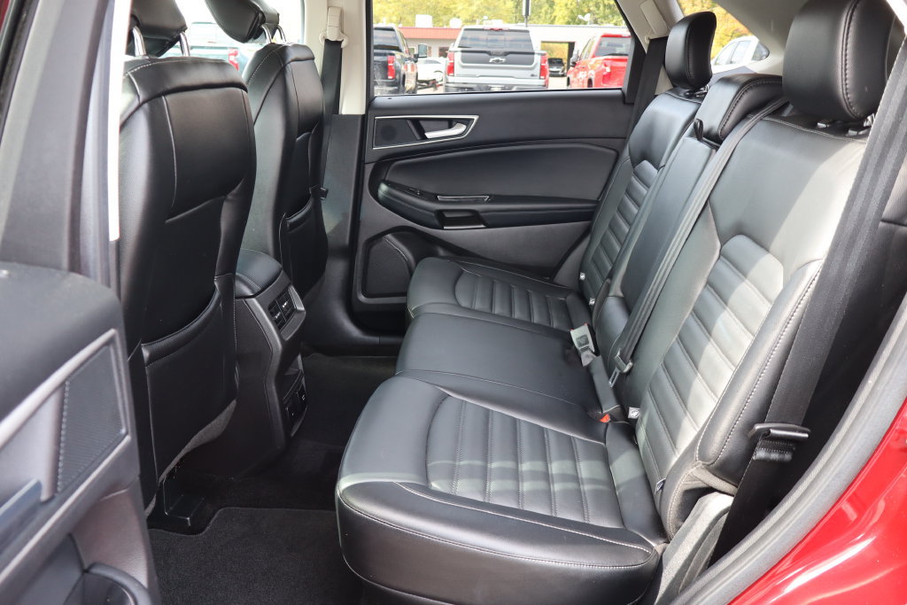 Used 2017 Ford Edge SEL w/ Equipment Group 201A AWD/4WD image 24