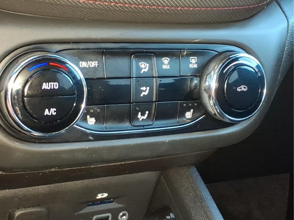Used 2022 Chevrolet TrailBlazer RS w/ Sun and Liftgate Package FWD image 7