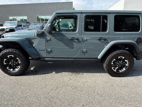 Used 2025 Jeep Wrangler Unlimited Rubicon 4xe AWD/4WD image 11