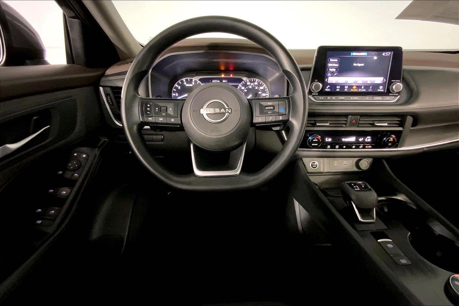 Used 2023 Nissan Rogue SV AWD/4WD image 5