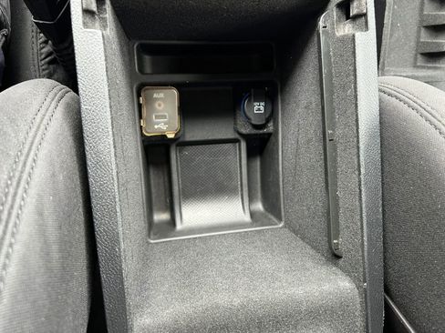 Used 2012 Dodge Charger SE RWD image 27