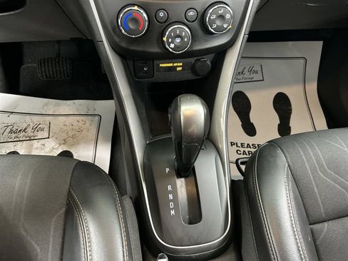 Used 2021 Chevrolet Trax LT w/ Driver Confidence Package AWD/4WD image 17