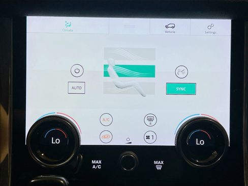 Used 2019 Land Rover Range Rover Sport SE image 12