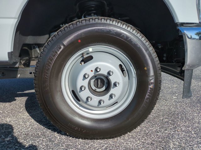 New 2026 Ford F350 XL w/ XL Chrome Package AWD/4WD image 11