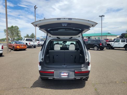 Used 2025 Hyundai Santa Fe SEL AWD/4WD image 11