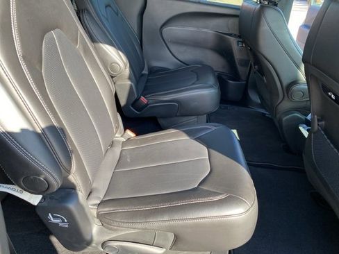 Used 2026 Chrysler Pacifica Select image 31