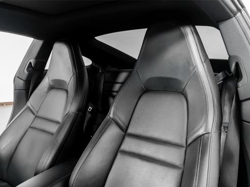 Used 2022 Porsche 911 Carrera image 3