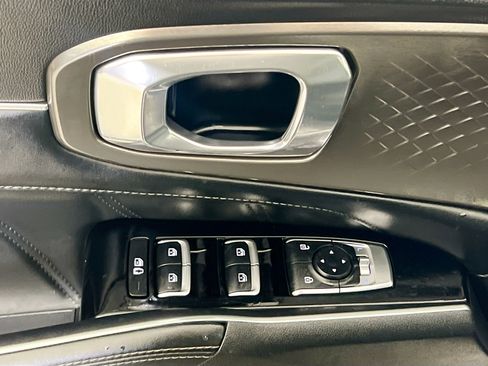 Used 2021 Kia Sorento SX image 16