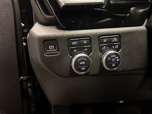 Certified 2022 GMC Sierra 1500 SLT image 18