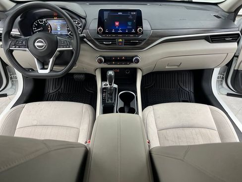 Used 2024 Nissan Altima 2.5 SV image 13