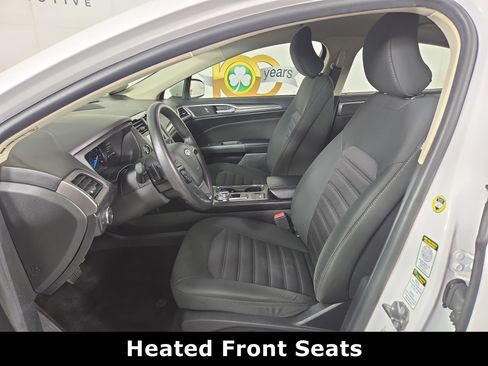 Used 2018 Ford Fusion SE w/ Fusion SE Technology Package FWD image 10