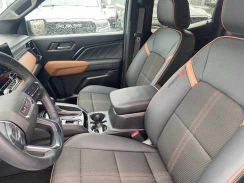Used 2024 GMC Canyon AT4 w/ Canyon Safety Plus Package AWD/4WD image 18