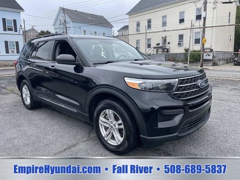 Used 2022 Ford Explorer XLT AWD/4WD image 2