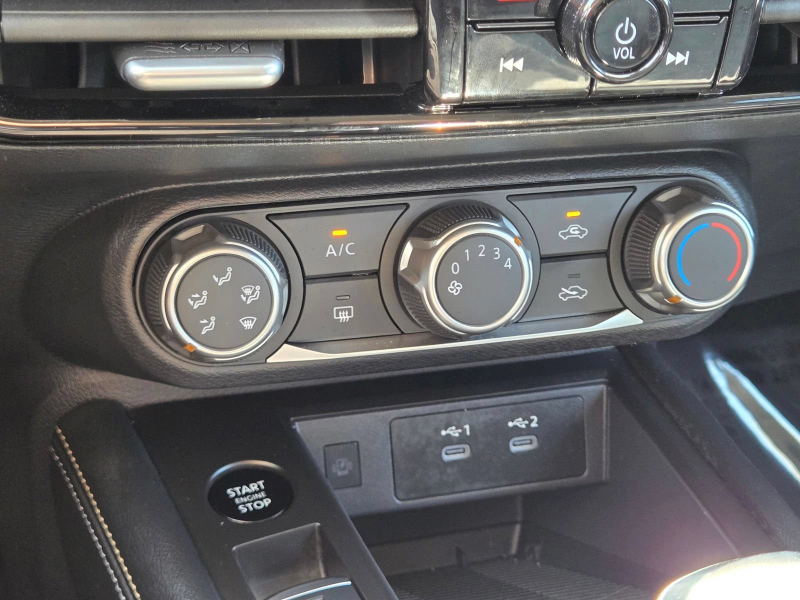 Used 2025 Nissan Kicks SV AWD/4WD image 22