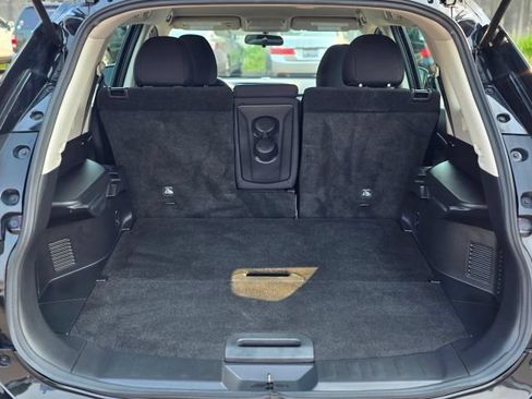 Used 2020 Nissan Rogue SV FWD image 46