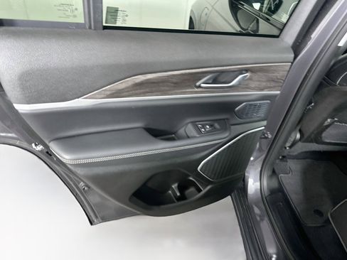Used 2023 Jeep Grand Cherokee 4WD 4xe image 27
