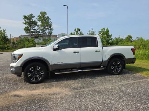 Certified 2023 Nissan Titan Platinum Reserve w/ Moonroof Package AWD/4WD image 2
