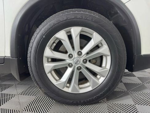 Used 2016 Nissan Rogue SV w/ SV Premium Package image 48