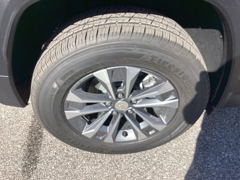 New 2026 Chevrolet Equinox LT w/ Convenience Package II image 12