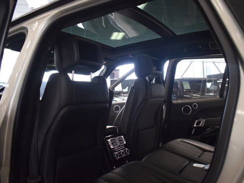 Used 2017 Land Rover Range Rover Supercharged image 57