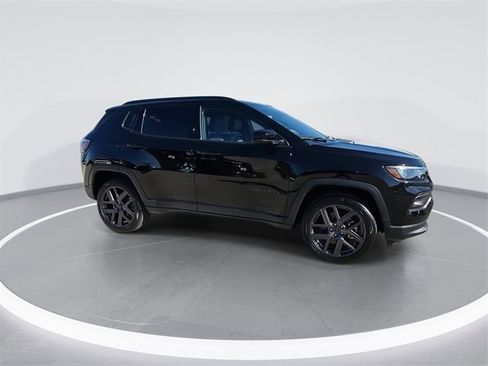 New 2026 Jeep Compass Latitude image 2