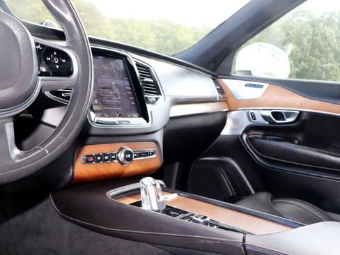 Used 2017 Volvo XC90 T8 Excellence image 14