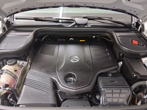 Used 2025 Mercedes-Benz GLS 450 4MATIC image 39