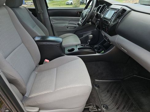 Used 2014 Toyota Tacoma PreRunner w/ Convenience Package RWD image 26