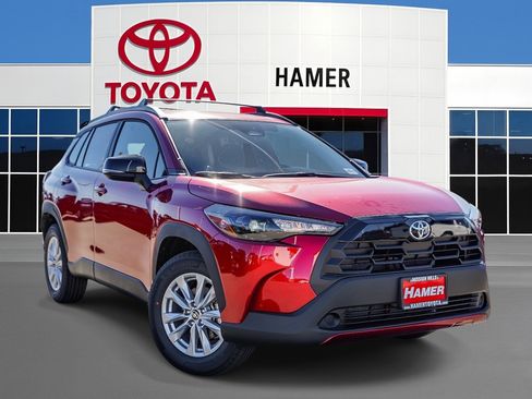 Used 2026 Toyota Corolla Cross LE image 1