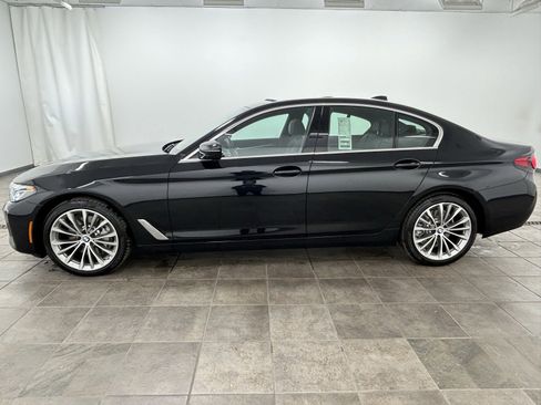 Used 2023 BMW 530i xDrive w/ Premium Package image 2