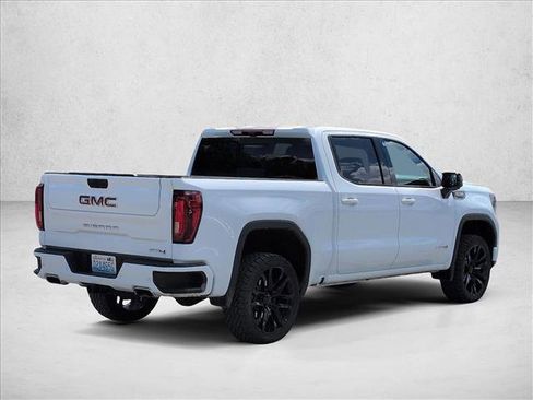 Used 2025 GMC Sierra 1500 AT4 w/ Technology Package AWD/4WD image 8